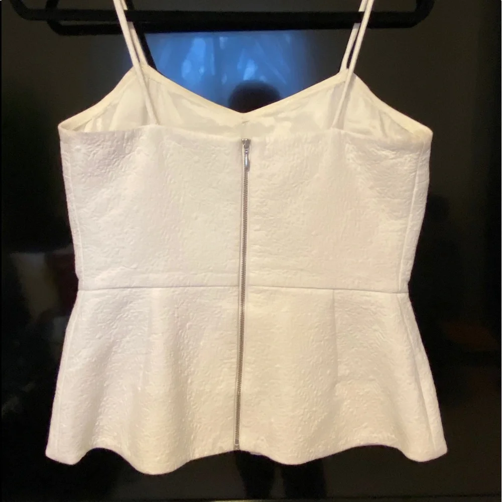 RW&Co peekaboo top - Picture 6 of 15